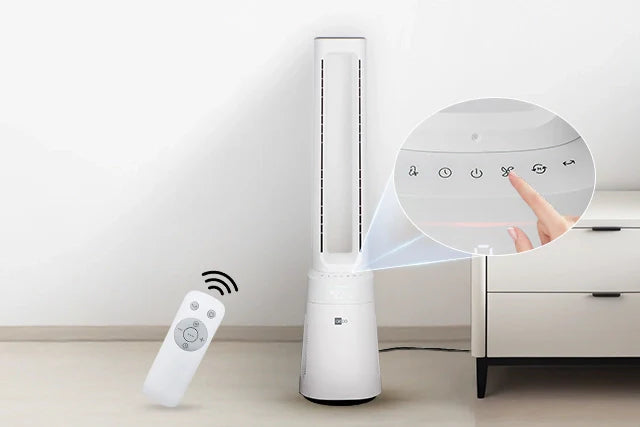 Ein blattloser Turmventilator mit Fernbedienung ist neben einem Schrank abgebildet; eine Nahaufnahme hebt die Tasten zur Berührungssteuerung des Ventilators hervor.