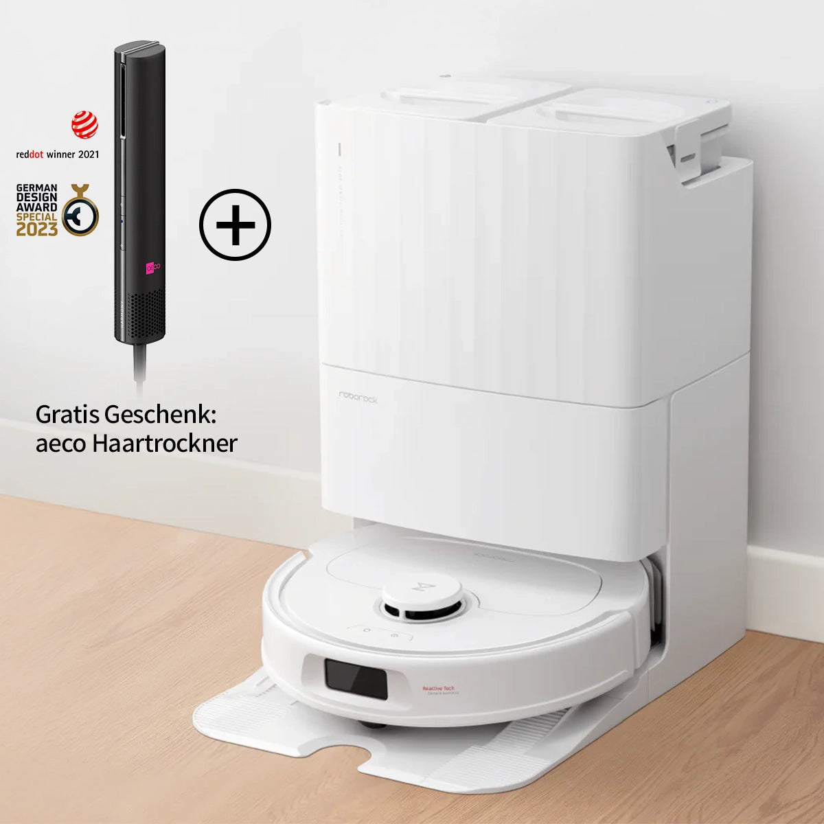 Auf dem Boden steht ein Roborock Qrevo Plus White Staubsaugerroboter mit selbstentleerendem Sockel; darüber ist ein schwarzer Haartrockner von aeco als Geschenk zu sehen.