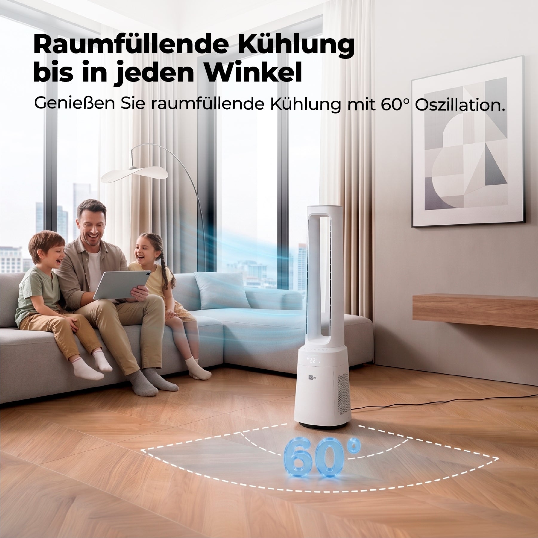 Ein Mann und zwei Kinder entspannen auf einer Couch in einem modernen Wohnzimmer, während der aeco AirX Guard 2in1 Ventilator & Luftreiniger mit HEPA-Filter die Luft kühlt und reinigt - ideal für Allergiker. Der deutsche Text stellt seine starke Kühlung und effektive Luftreinigung vor.