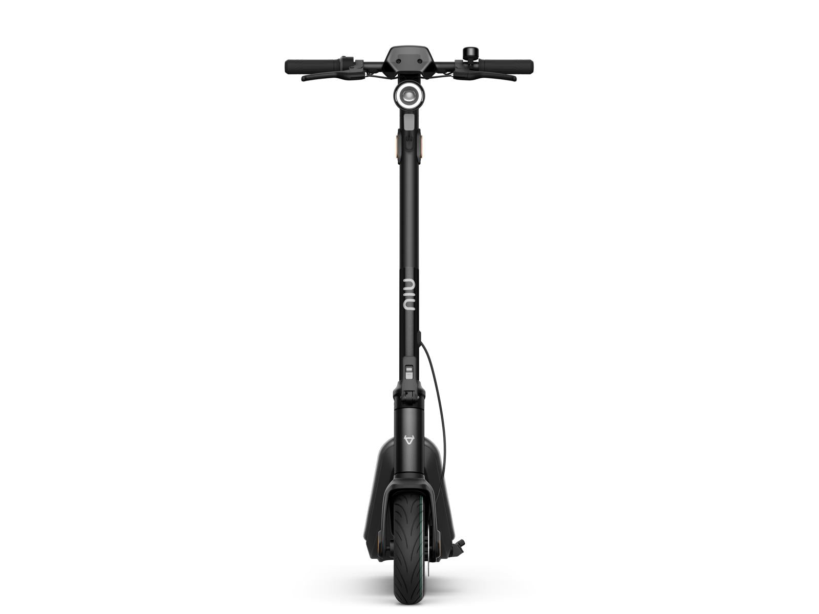 Frontansicht des NIU KQi3 Pro E-Scooters in Schwarz mit aufrechtem Lenker, doppelter Scheibenbremse und einem einzelnen Vorderrad vor weißem Hintergrund. Genießen Sie bis zu 50 km Reichweite pro Fahrt.