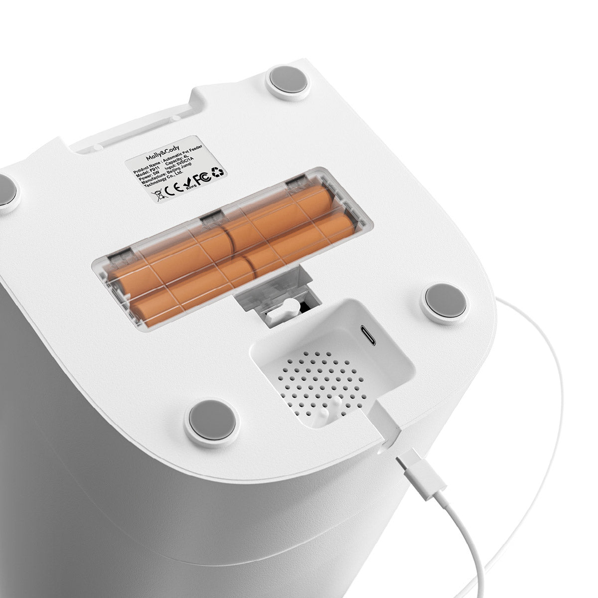 Nahaufnahme des Oberteils der Molly&Cody BALOU Futtermaschine in Weiß mit Batteriefach, Lüftungsöffnung, LED-Anzeige, USB-Ladeanschluss und angeschlossenem Ladekabel.