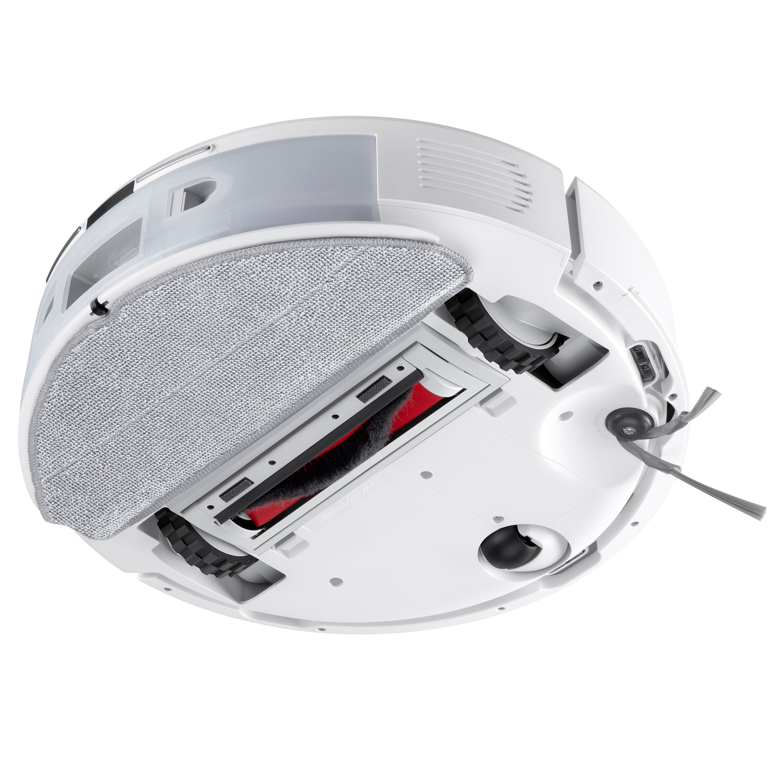 Eine Nahaufnahme des Roborock Q7 TF+ Weiß Saugroboters von Roborock zeigt seine Räder, Bürsten, Sensoren, das Dual Anti-Tangle System und ein strukturiertes Reinigungspad.
