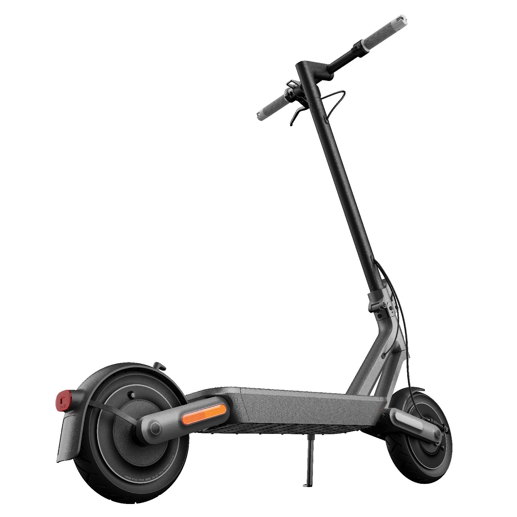 Ein schwarzer Xiaomi Electric Scooter 4 Ultra mit einem Ständer und DuraGel-Reifen, aus einem niedrigen Winkel auf einem weißen Hintergrund betrachtet.