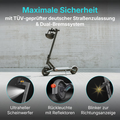 Entdecken Sie die eMobilität in der Stadt mit dem Odys ULTRON i75 E-Scooter, der mit einer Helmhalterung am Lenker, einem ultrahellen Scheinwerfer, einem Rücklicht mit Reflektor und einem Blinklicht für eine sichere Signalisierung ausgestattet ist.