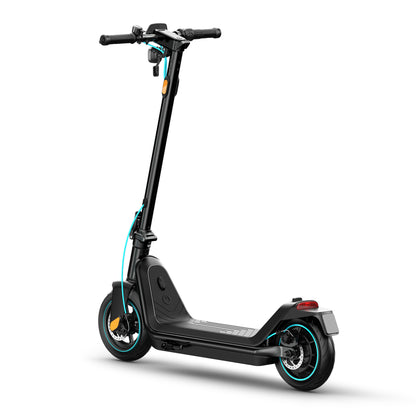 Ein schwarzer Odys ALPHA X5 PRO - E-Scooter mit blaugrünen Akzenten wird von hinten auf weißem Hintergrund gezeigt und steht für moderne Elektromobilität.