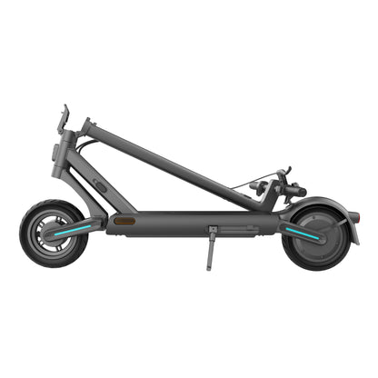 Der Odys ULTRON i75 E-Scooter wird zusammengeklappt und mit ausgeklapptem Ständer auf der Seite liegend gezeigt und bietet eine elegante und praktische Lösung für die städtische E-Mobilität.