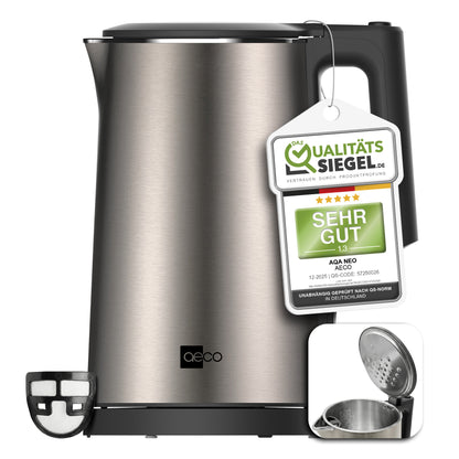 Der aeco AQA NEO Wasserkocher ist ein Edelstahl-Wasserkocher mit Griff, Filter und "Sehr Gut"-Gütesiegel. Eine Beilage zeigt eine Nahaufnahme des Innenraums und des Filters.