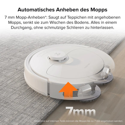 Der Roborock Q Revo White Staubsauger ist auf einem Teppich abgebildet, mit einem Pfeil, der anzeigt, dass der Wischmopp automatisch um 7 mm angehoben wird, wie im deutschen Text beschrieben.