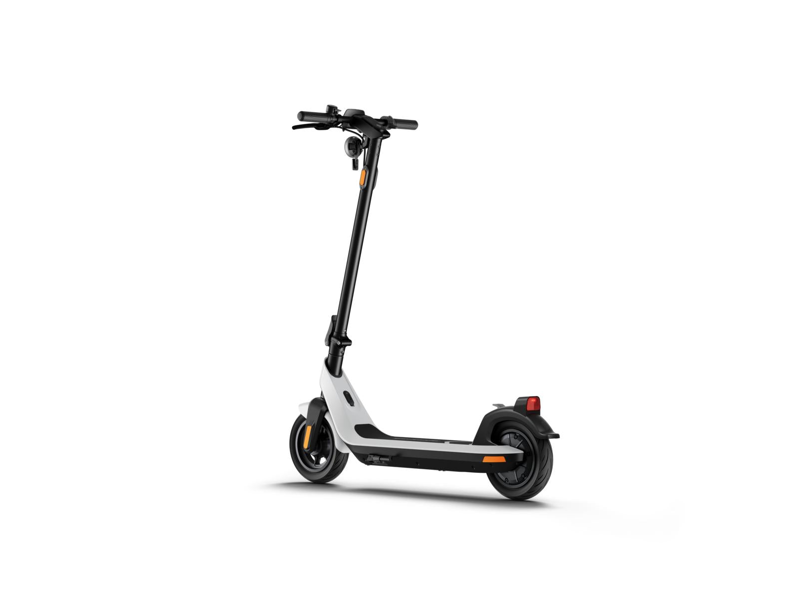 Der NIU KQi2 Pro E-Scooter hat einen weißen Rahmen mit schwarzem Lenker und Rädern, bietet eine Reichweite von bis zu 40 km und verfügt über das fortschrittliche NIU ENERGY BMS-System, das auf einem schlichten weißen Hintergrund dargestellt ist.