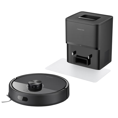 Der Roborock Q7 TF+ Schwarz Saugroboter und seine Dockingstation sind auf weißem Hintergrund abgebildet und verfügen über das Dual Anti-Tangle System von Roborock und 10.000 Pa Saugkraft für eine effiziente Reinigung.