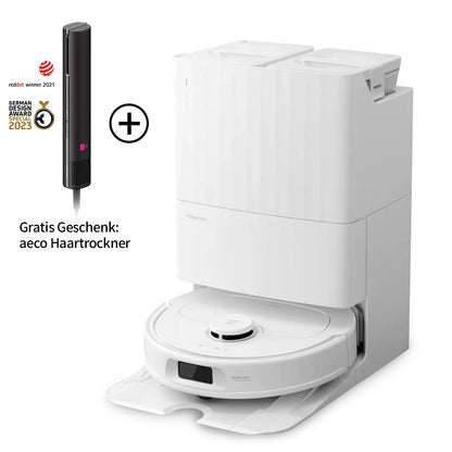 Der Roborock Qrevo Plus White Staubsaugerroboter mit Docking-Station ist neben einem kostenlosen aeco Haartrockner abgebildet. Die Preislogos erscheinen in der oberen linken Ecke.